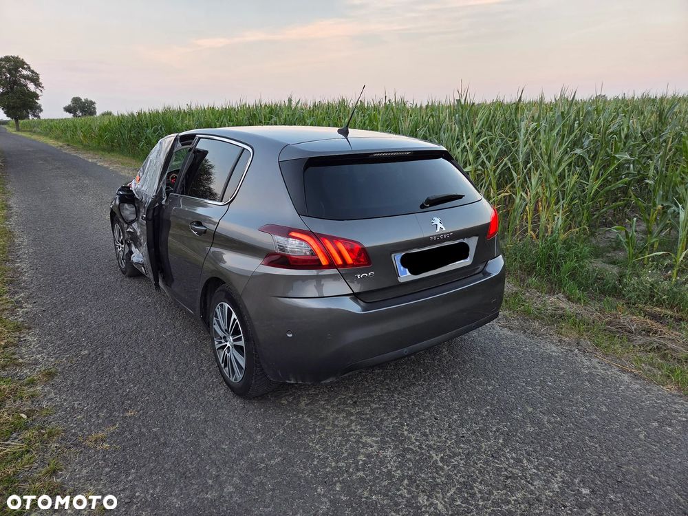 Peugeot 308 1.2 PureTech GPF Road Trip S&S EAT8 - 9