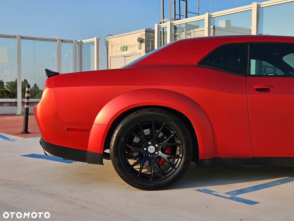 Dodge Challenger - 19