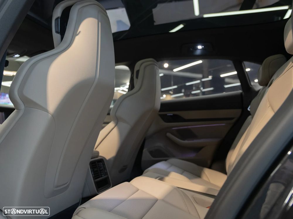 Porsche Taycan 4S - 14