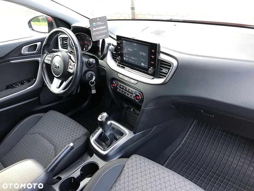 Kia Ceed 1.6 CRDi SCR L - 36