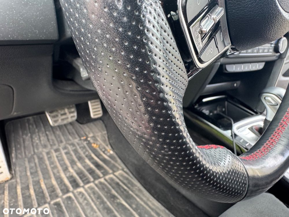 Kia ProCeed 1.6 T-GDI GT DCT - 14