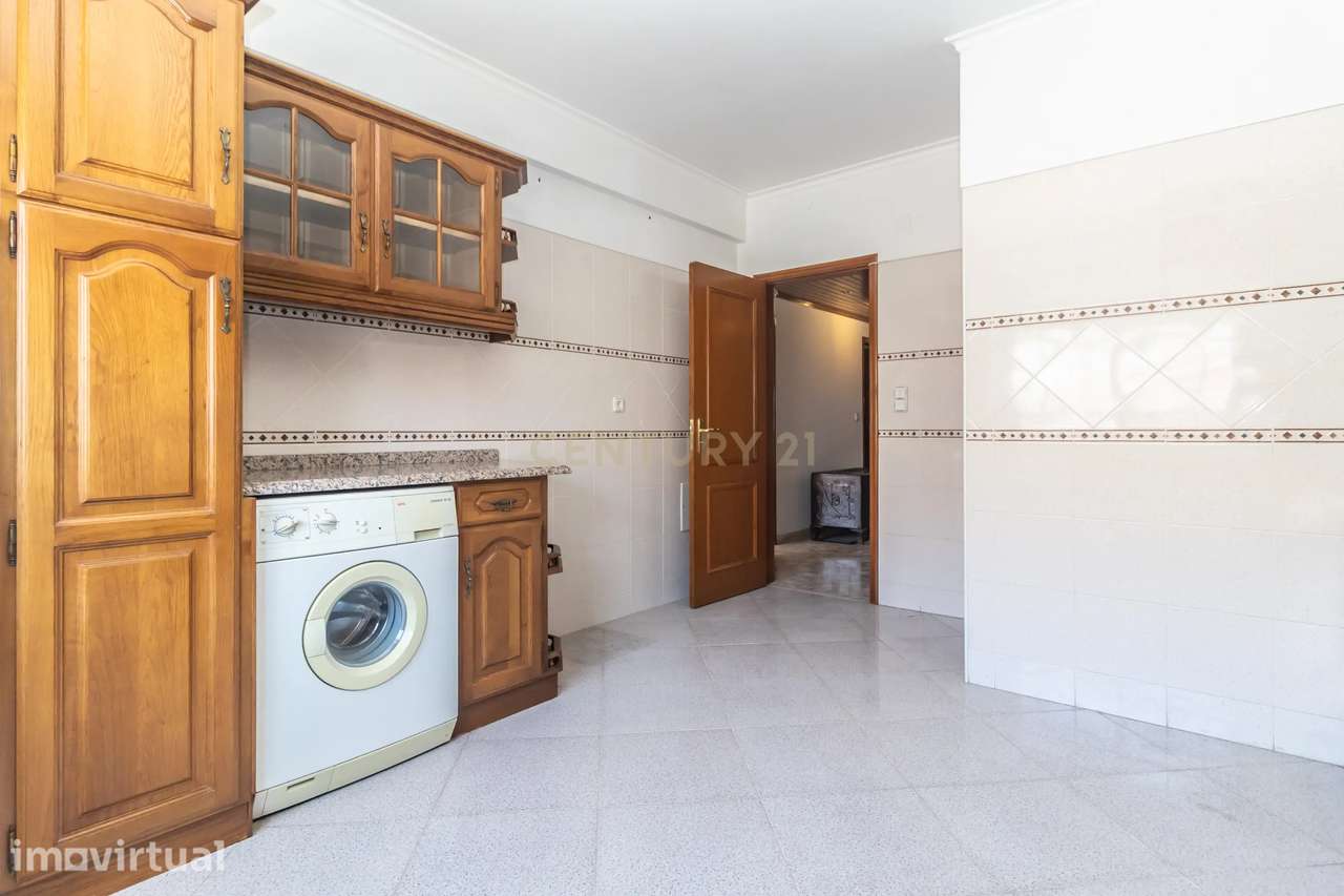 APARTAMENTO T2 COM SUITE E PARQUEAMENTO NO SEIXAL | ARRENDAMENTO DE LO - Grande imagem: 4/33