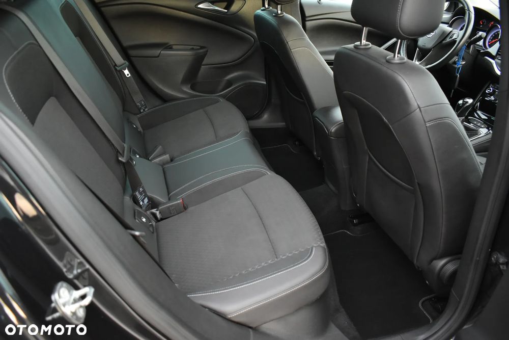 Opel Astra 1.4 Turbo Business - 14