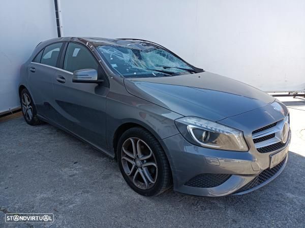 Para Peças Mercedes-Benz A-Class (W176) - 2