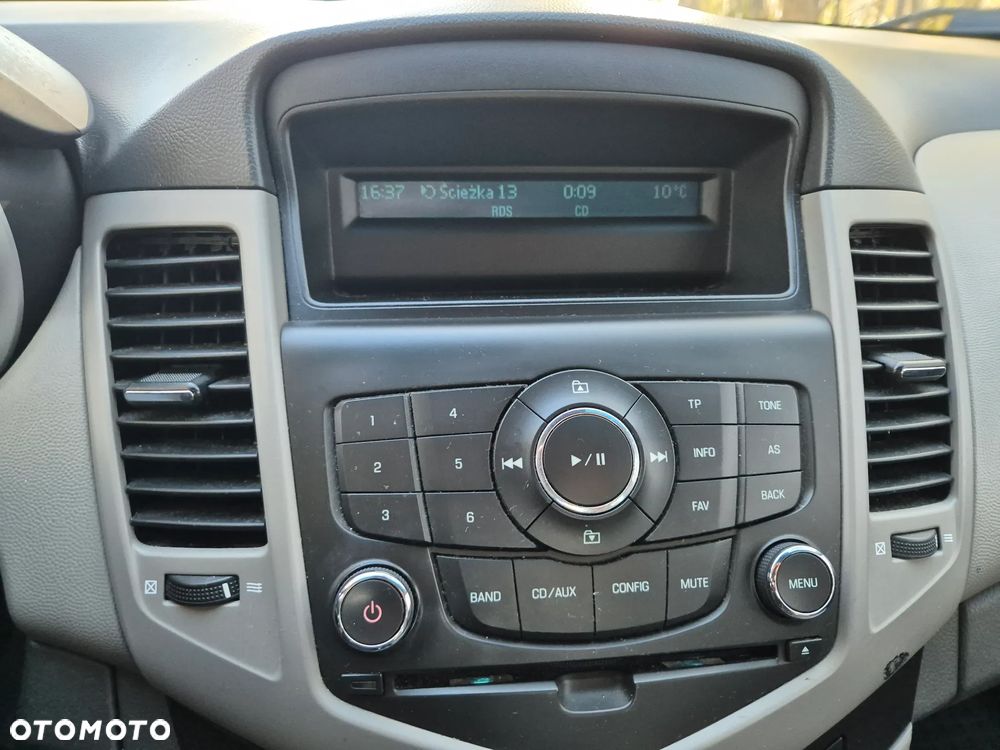 Chevrolet Cruze 1.6 LS - 9