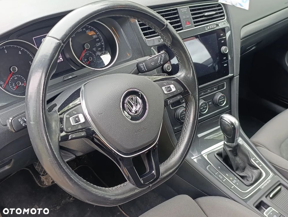 Volkswagen Golf 1.6 TDI SCR DSG Comfortline - 10