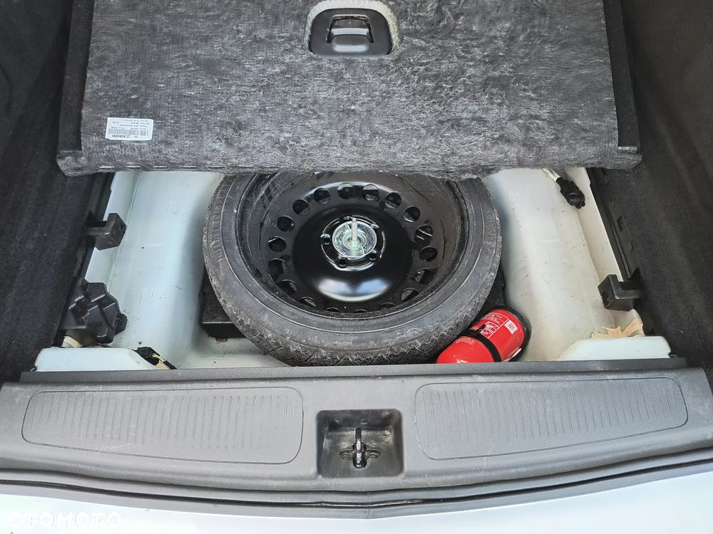 Opel Astra 1.6 T Enjoy S&S - 19