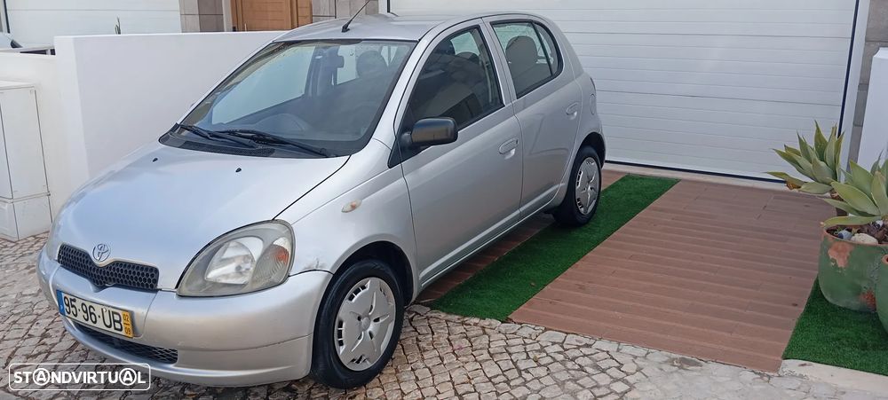 Toyota Yaris 1.0 Terra DA+ABS+CD+AC - 3