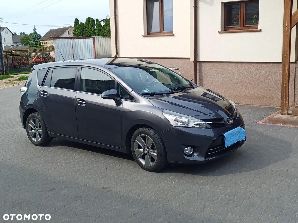 Toyota Verso - 1