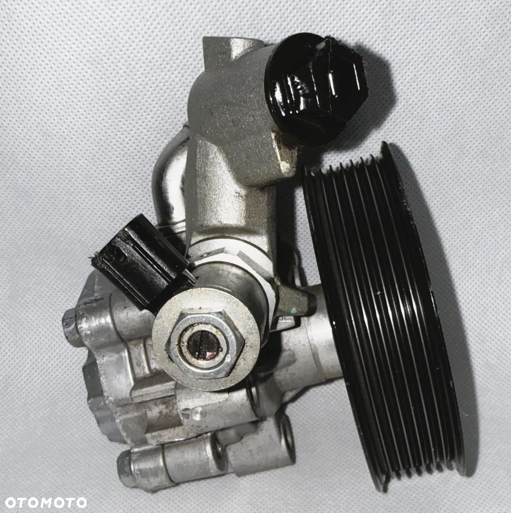 POMPA WSPOMAGANIA TOYOTA LAND CRUISER PRADO 150 J150 2.8 D - 4