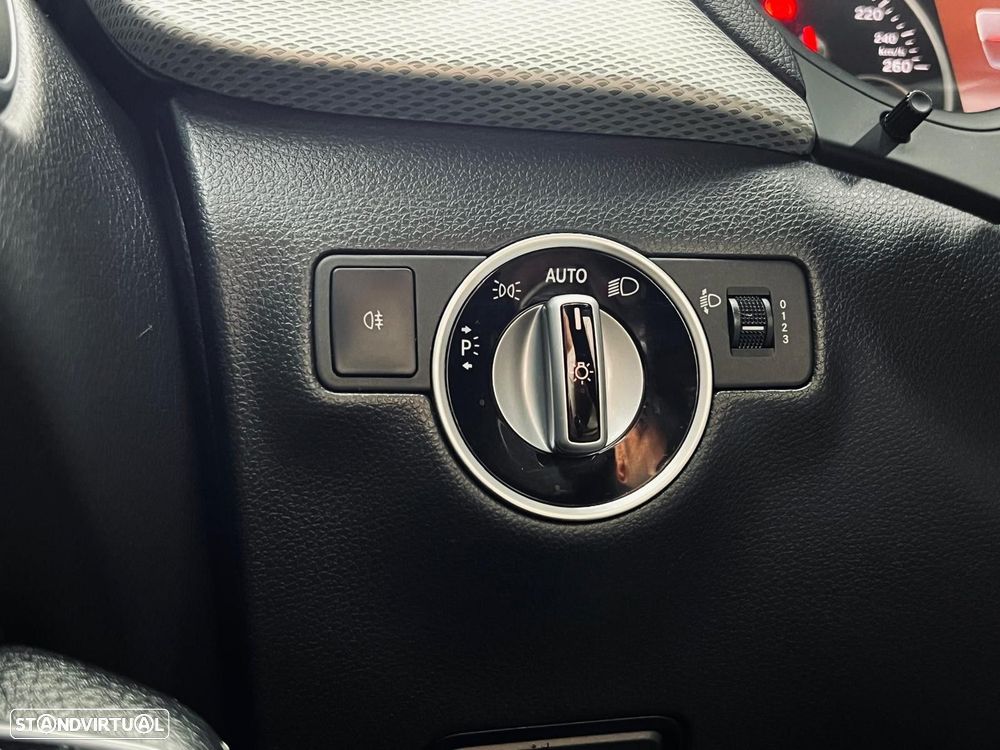 Mercedes-Benz B 180 d Style - 32
