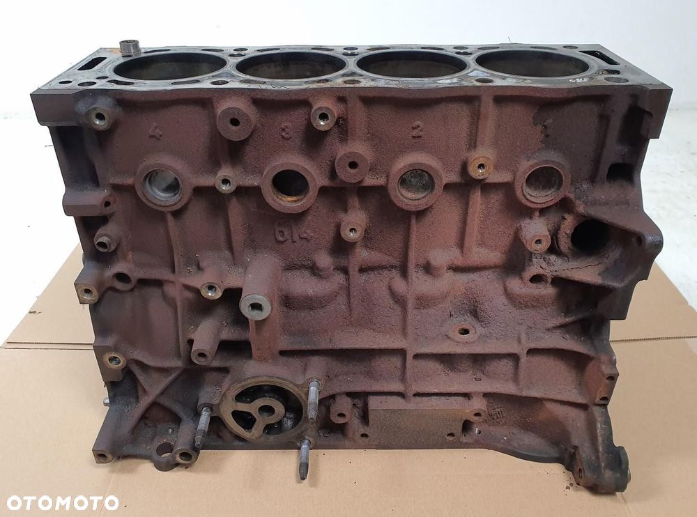 BLOK SILNIKA VOLVO V50 2.0 D4 D4204T - 3