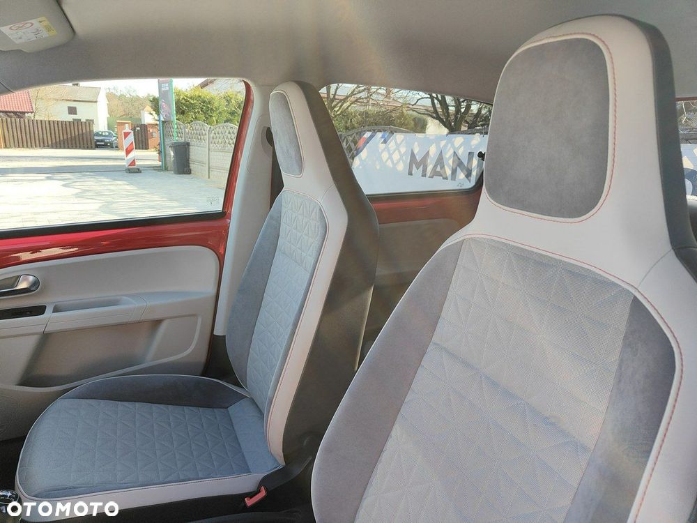 Volkswagen up! 1.0 Beats - 13