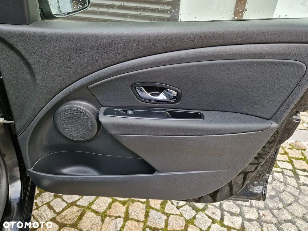 Renault Megane ENERGY TCe 115 Start & Stop Paris Business - 16