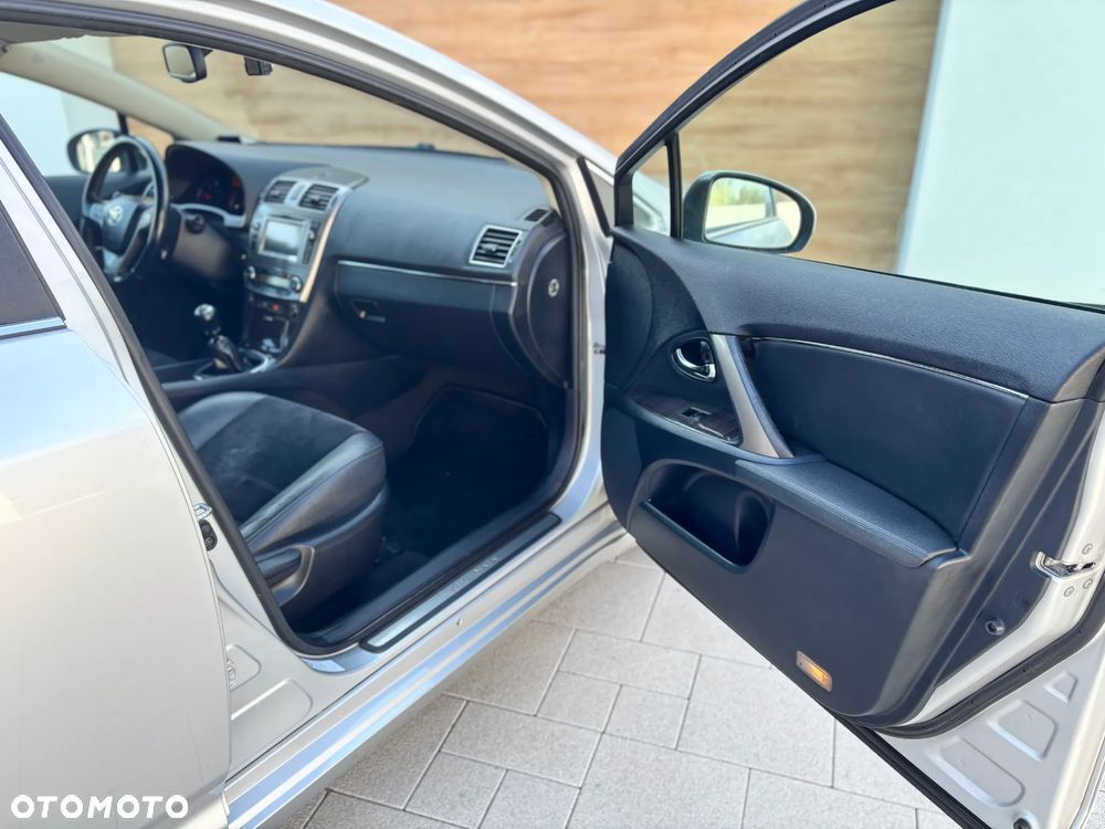 Toyota Avensis 2.2 D-4D Prestige - 19