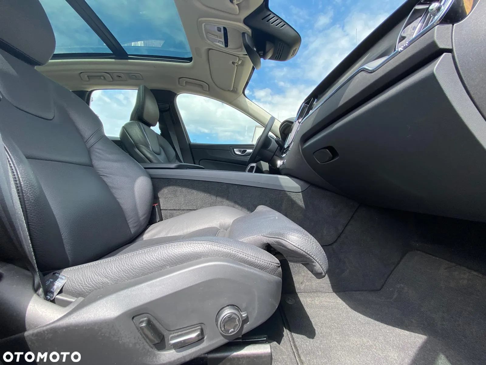 Volvo XC 60 T6 AWD Recharge Plus Dark - 20