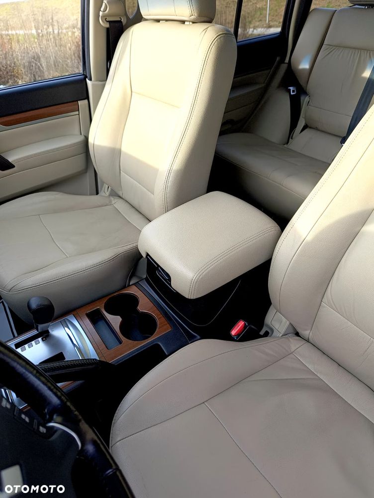 Mitsubishi Pajero 3.2 DID Intense + - 23