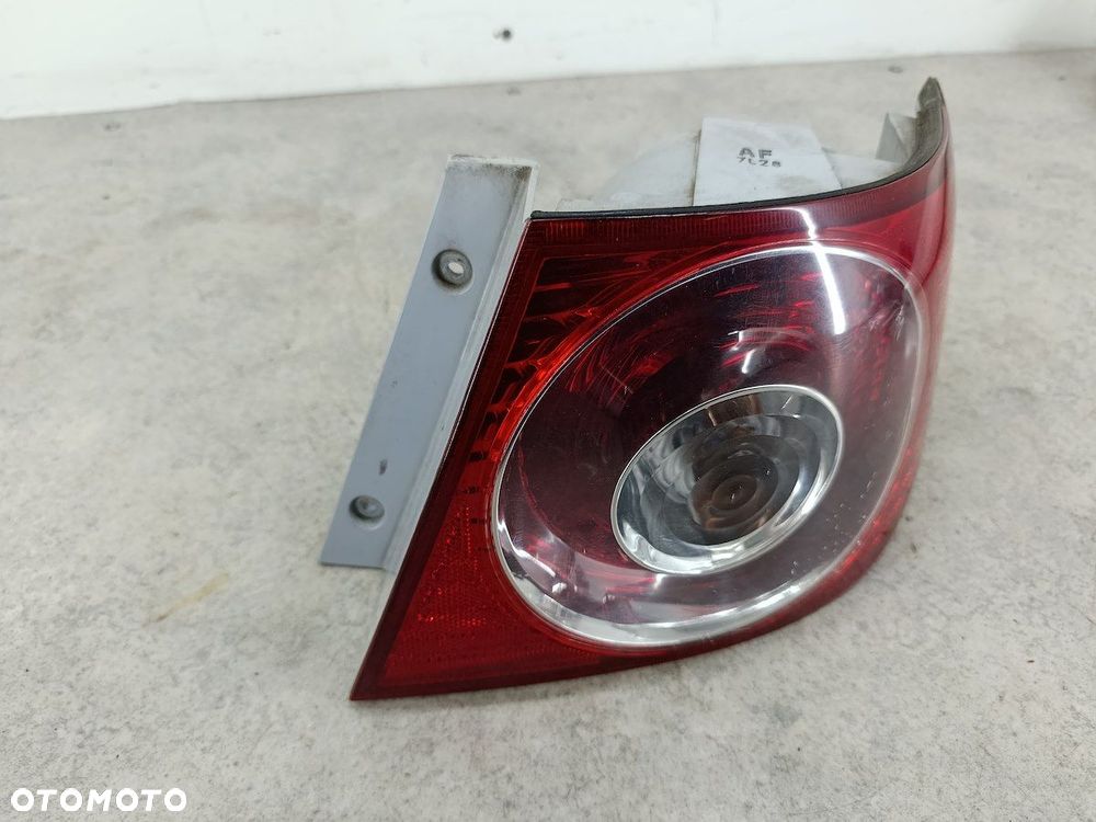 LAMPA TYLNA PRAWA CHEVROLET EPICA - 2