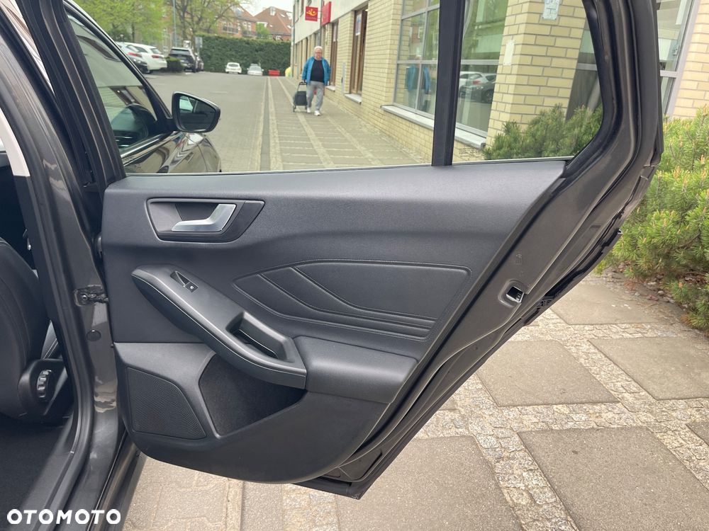 Ford Focus - 27