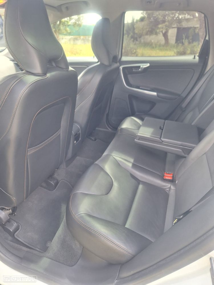 Volvo XC 60 D4 Geartronic Summum - 14