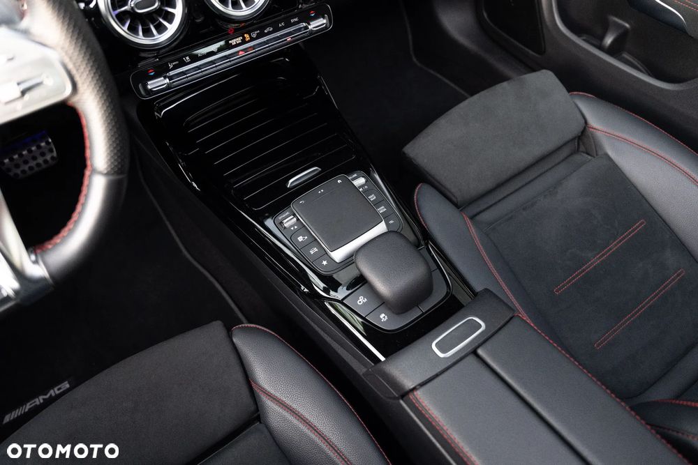 Mercedes-Benz CLA AMG 35 4-Matic 7G-DCT - 14