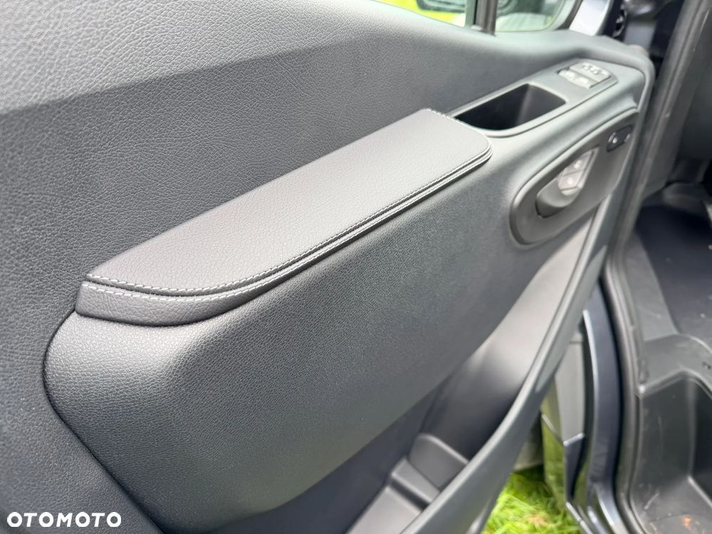 Mercedes-Benz Sprinter - 33