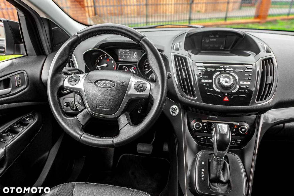 Ford Kuga 1.6 EcoBoost 4x4 Titanium - 24