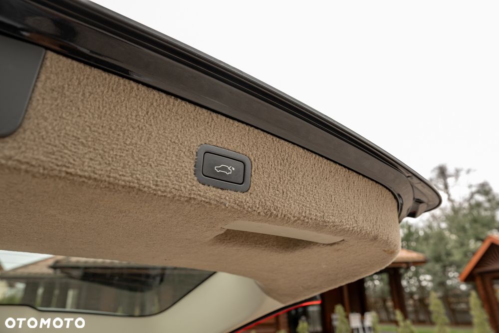 Volvo XC 70 D5 AWD Momentum - 22