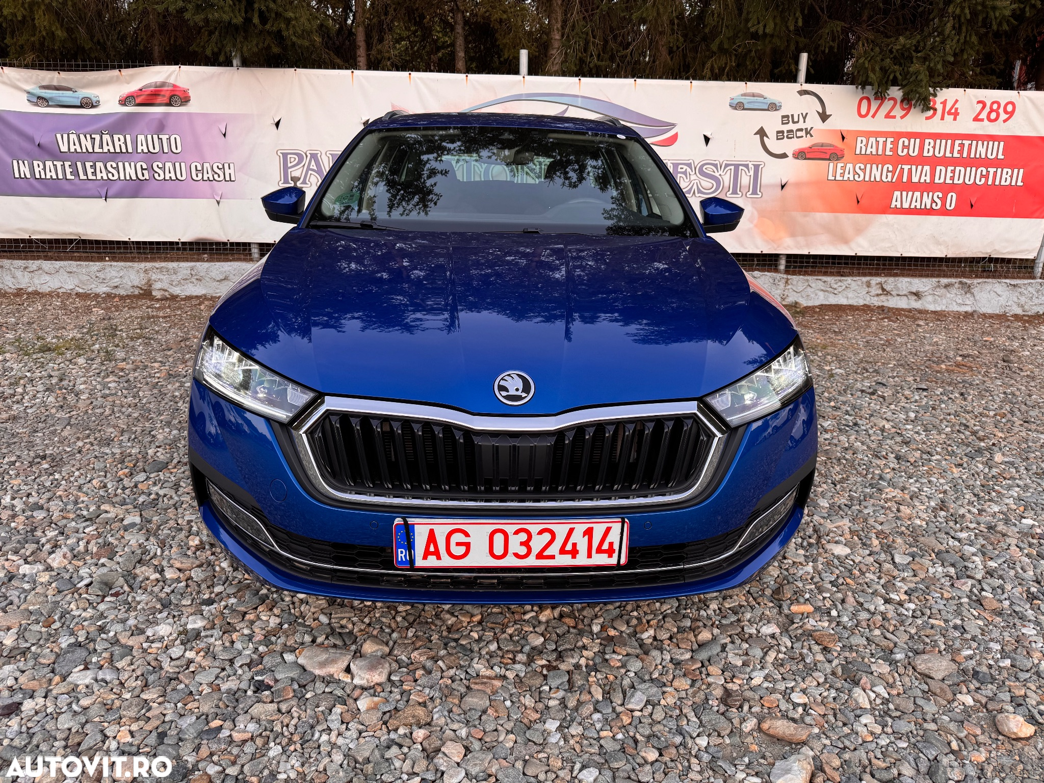 Skoda Octavia Combi 2.0 TDI DSG Exclusive Plus - 8