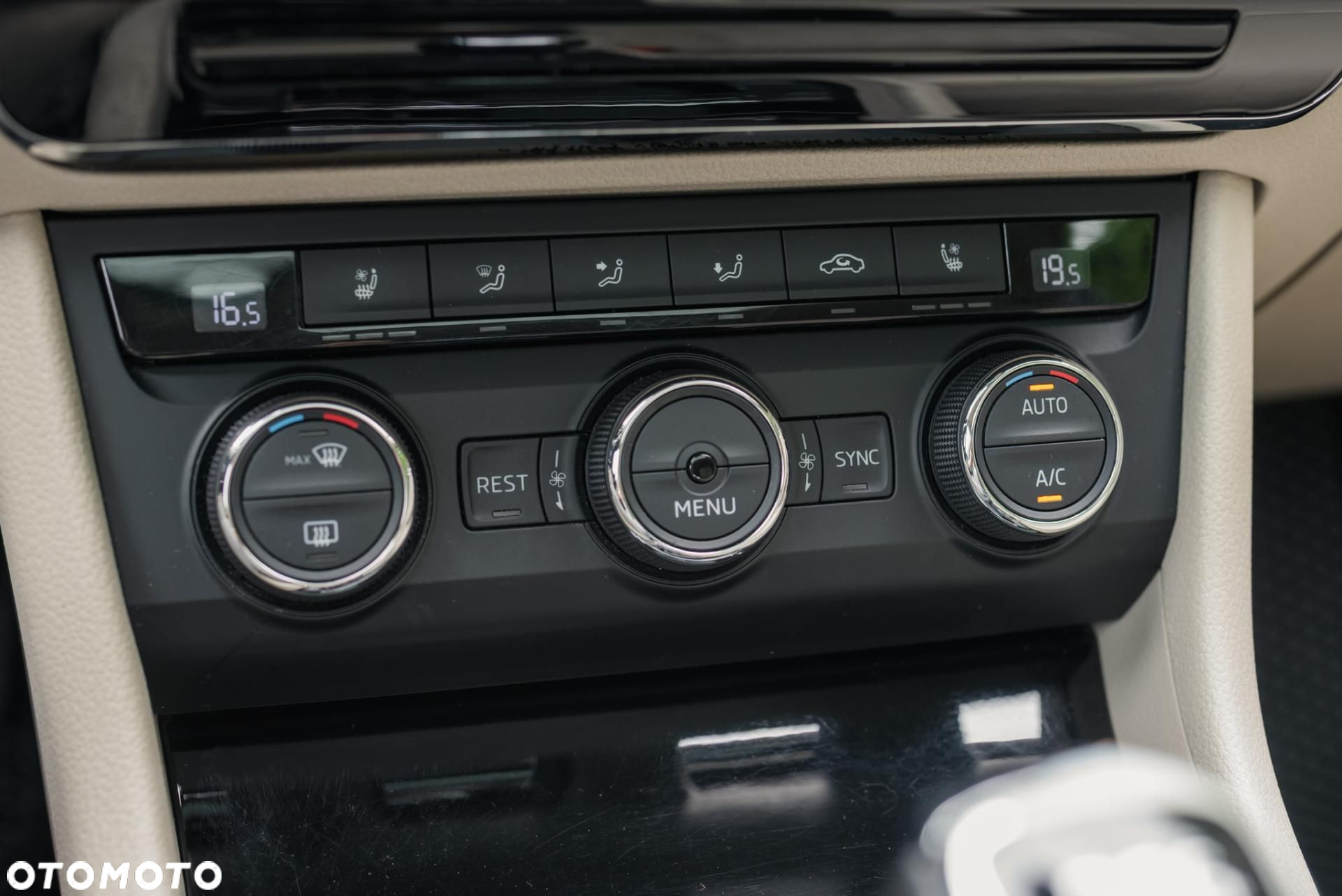 Skoda Superb - 24