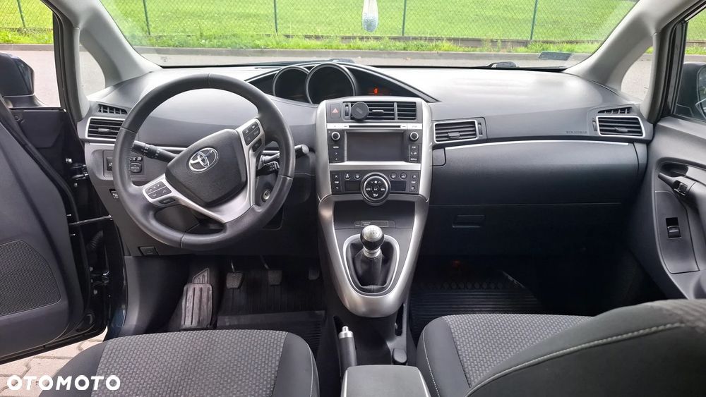 Toyota Verso 1.6 Premium - 17