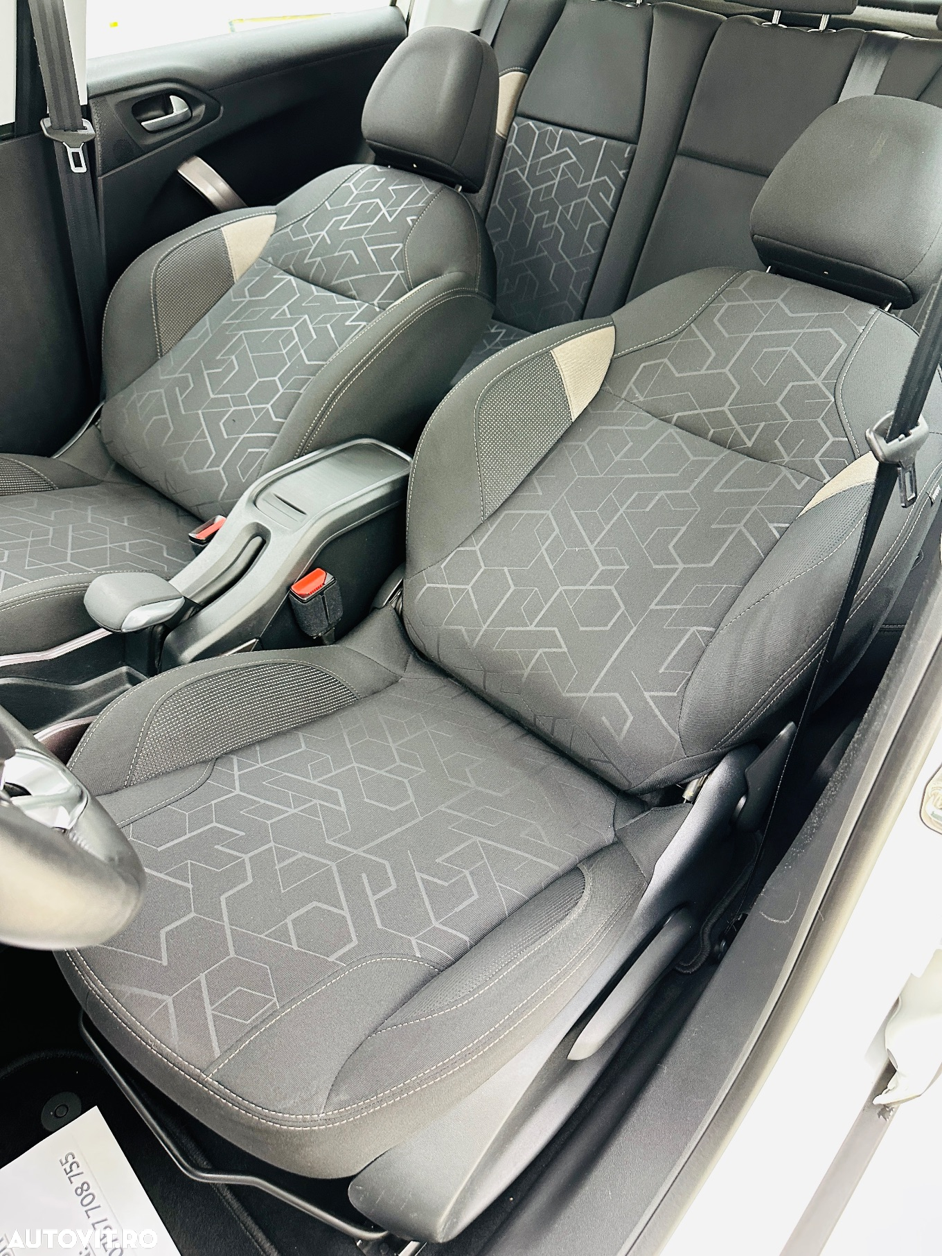 Peugeot 2008 1.2 VTi Active - 20