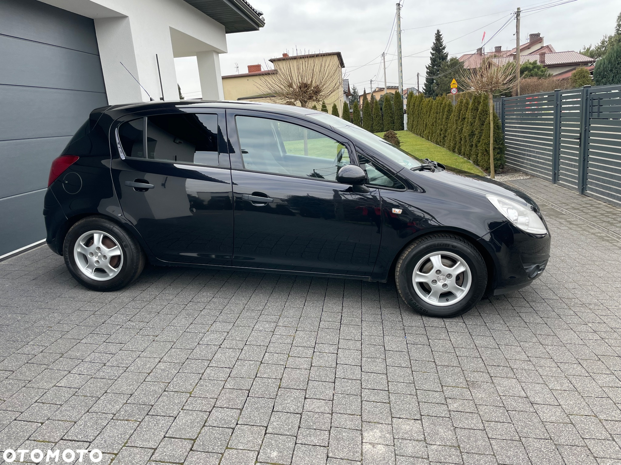 Opel Corsa 1.2 16V Sport - 4