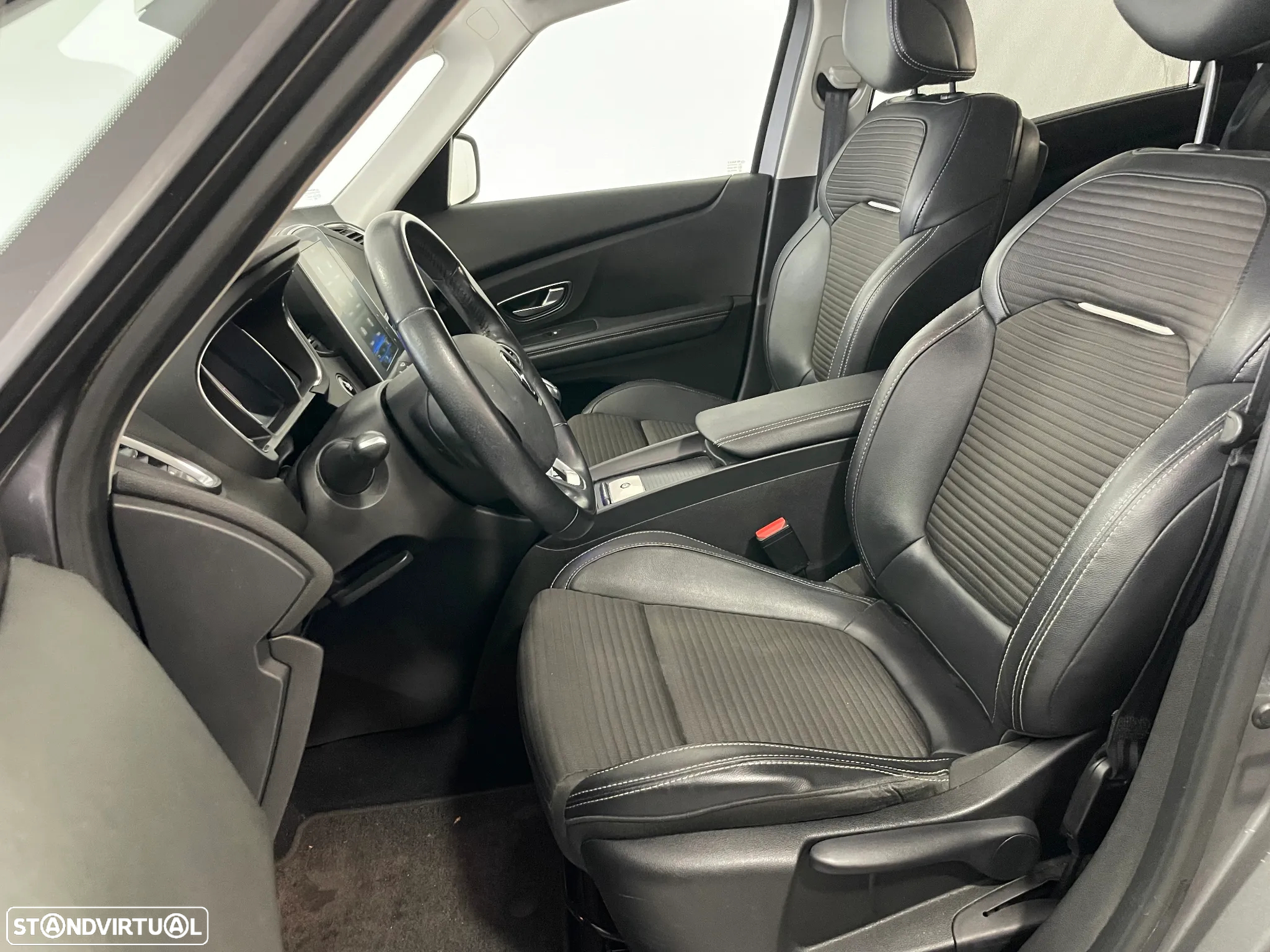 Renault Scénic 1.5 dCi Exclusive SS - 8