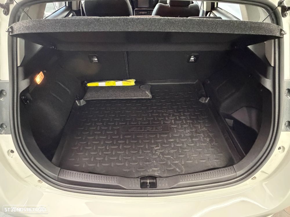 Toyota Auris 1.8 HSD Comfort +P.Sport+Navi - 30