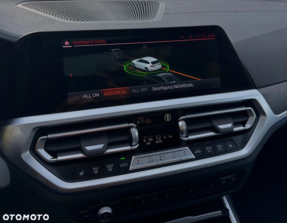 BMW Seria 3 320d xDrive Luxury Line - 23