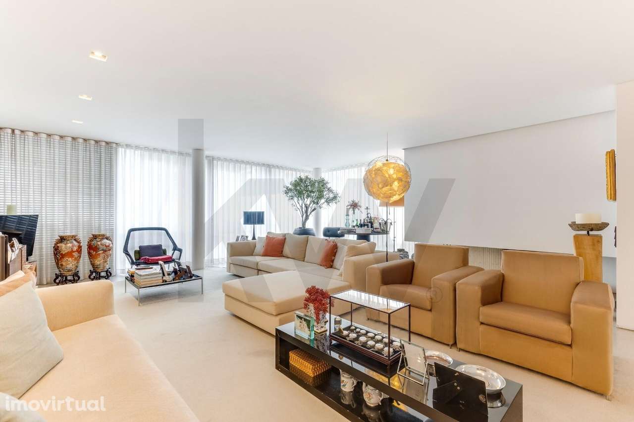 Moradia na Foz do Douro, situada na zona de Nevogilde - Grande imagem: 2/60