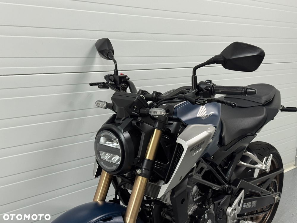 Honda CB - 23