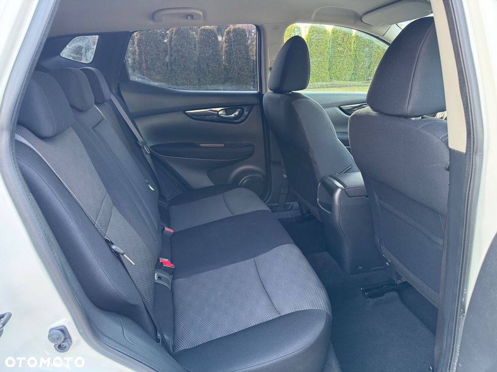 Nissan Qashqai 1.2 DIG-T N-Vision - 19