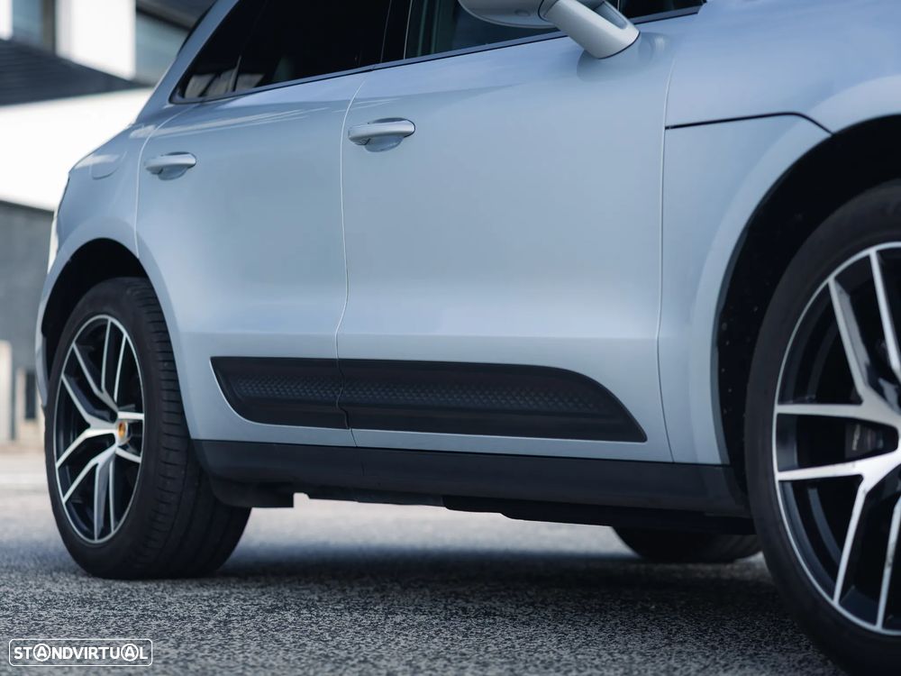 Porsche Macan - 24