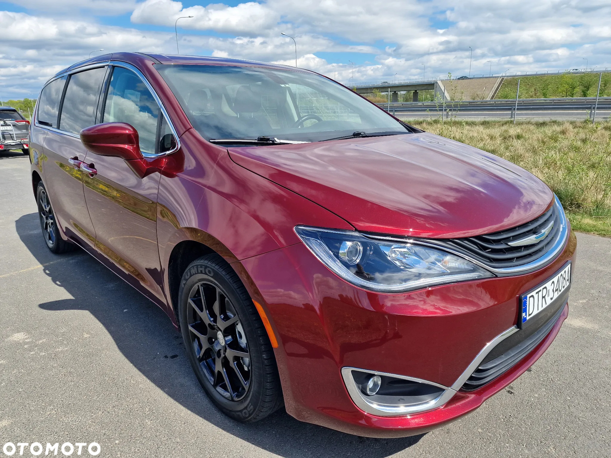 Chrysler Pacifica - 8