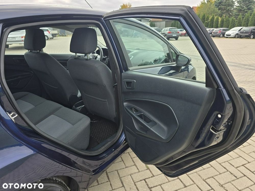 Ford Fiesta - 24