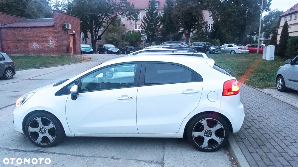 Kia Rio - 3
