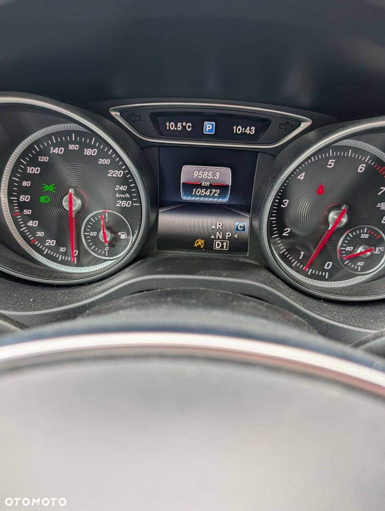 Mercedes-Benz GLA 200 7G-DCT - 14