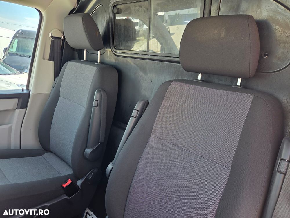Volkswagen Transporter Business Line 204CP - 22