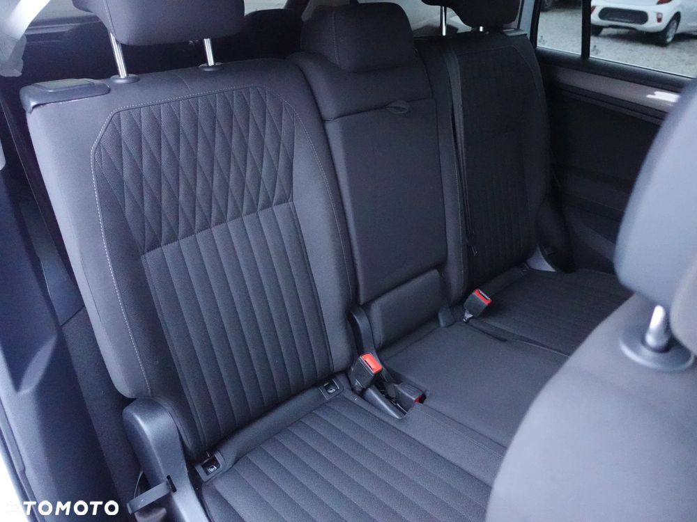 Volkswagen Tiguan - 4