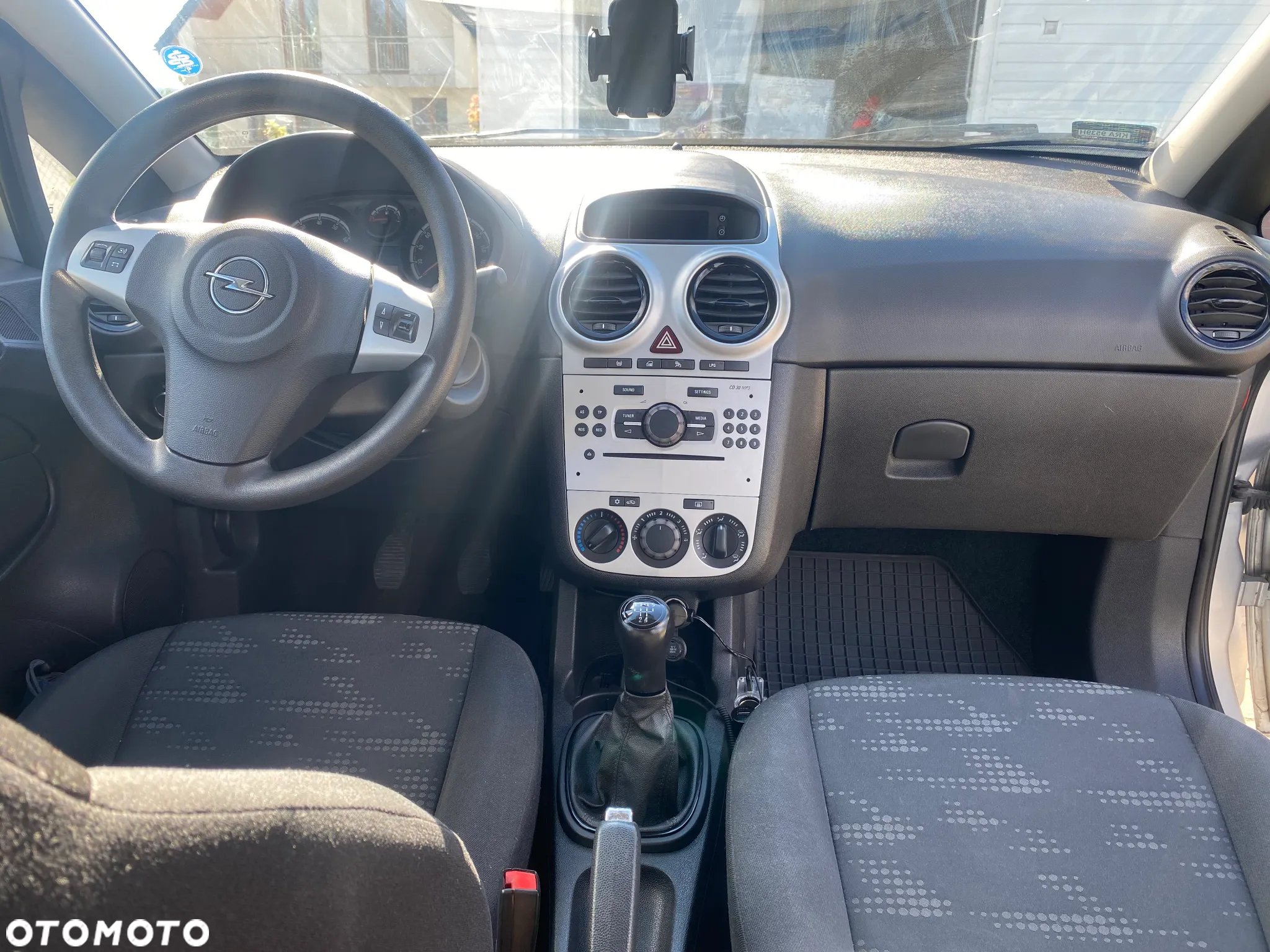 Opel Corsa 1.2 16V Enjoy - 22