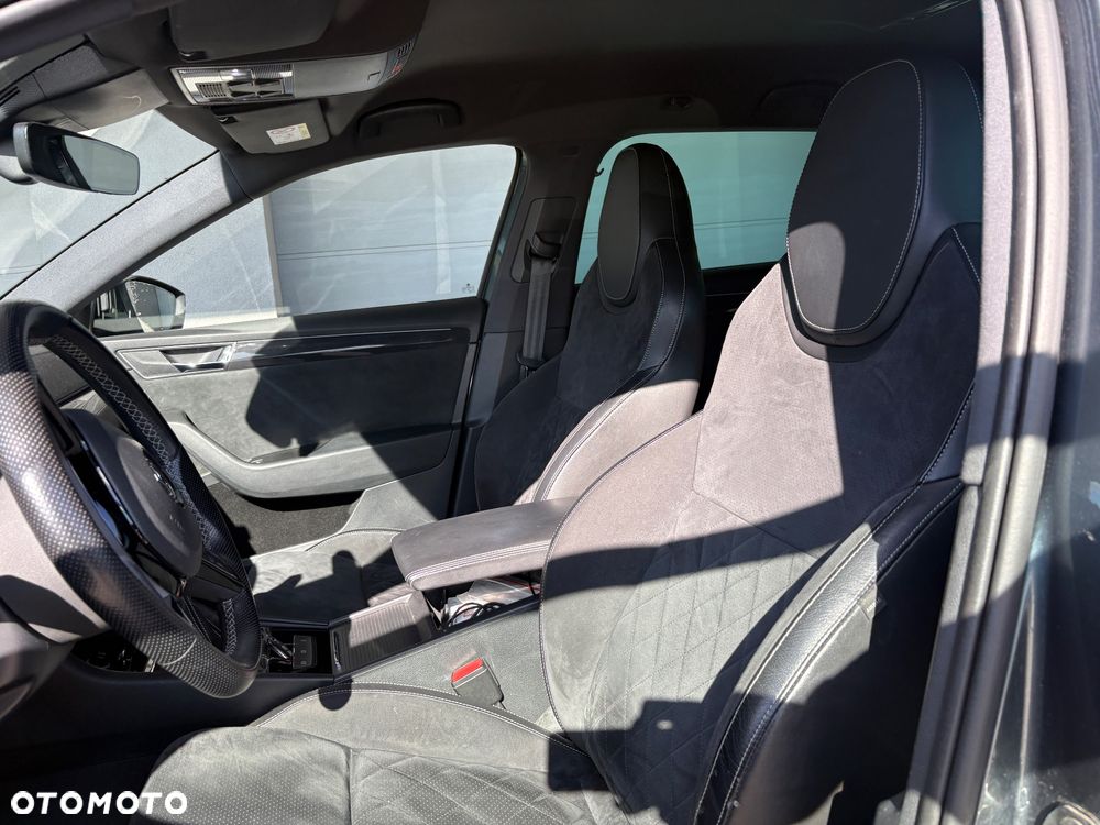 Skoda Superb 2.0 TDI Sportline - 7