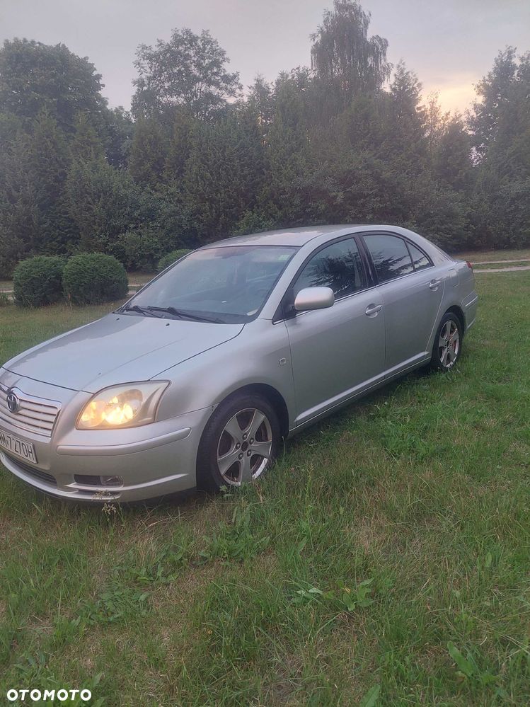Toyota Avensis - 1