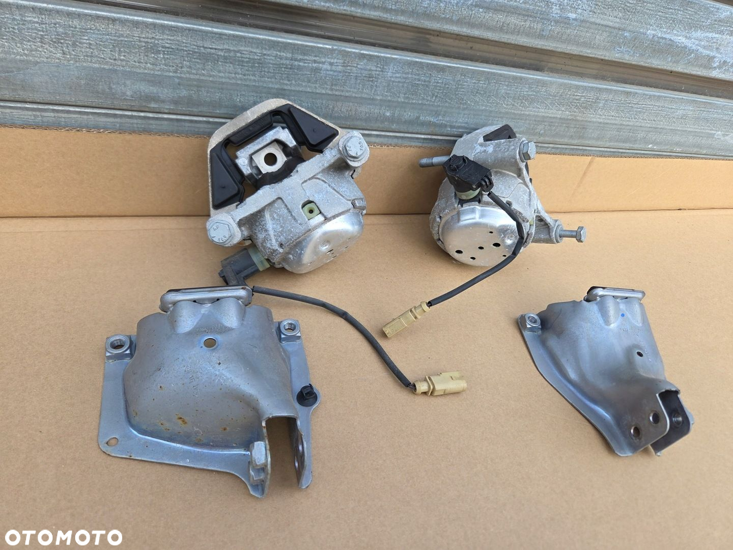 AUDI OE A6 A7 C7 LIFT 3.0 TDI PODUSZKA SILNIKA 4G0199381LG 4G0199381LH - 2